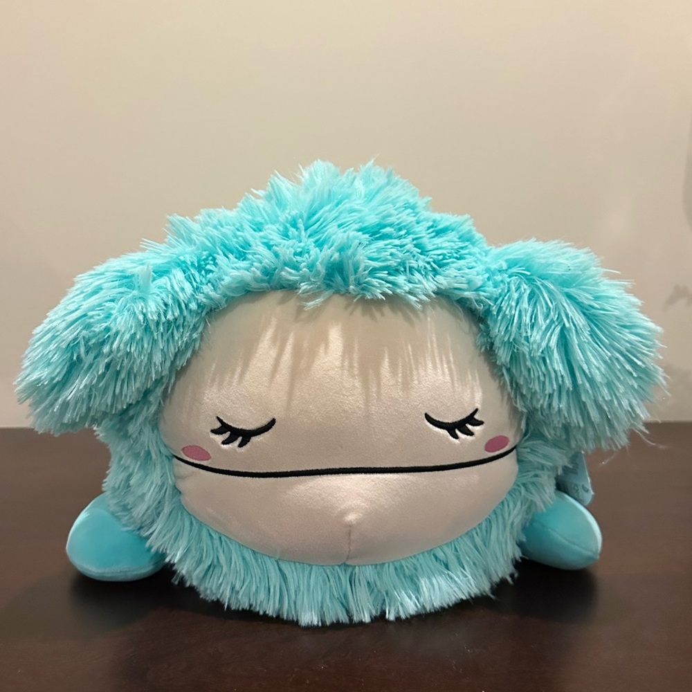 Joelle the Bigfoot 18” Sleep-a-Mallow Squishmallow *BNWT*